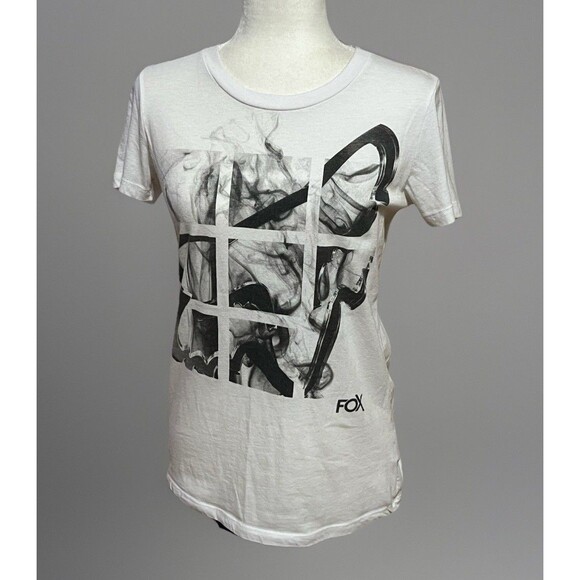 Fox Tops - FOX Racing Fitted T-shirt Ladies Size M White Black Graphic Design Y2K
